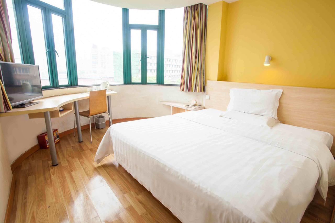 7Days Inn Wuhan Airport Panlong City ภายนอก รูปภาพ